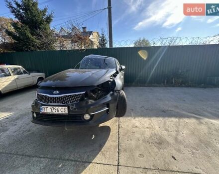 Черный Киа K5, объемом двигателя 2 л и пробегом 140 тыс. км за 5000 $, фото 13 на Automoto.ua