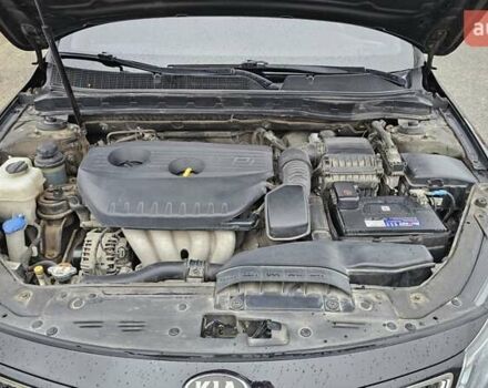 Чорний Кіа K5, об'ємом двигуна 2 л та пробігом 125 тис. км за 12000 $, фото 22 на Automoto.ua