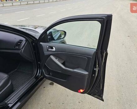 Чорний Кіа K5, об'ємом двигуна 2 л та пробігом 125 тис. км за 12000 $, фото 12 на Automoto.ua