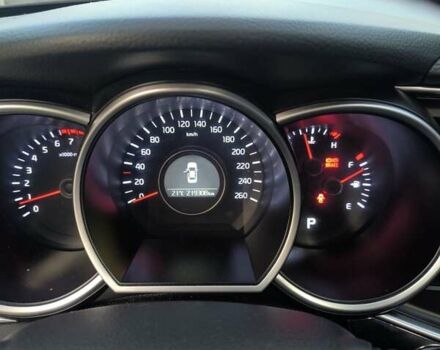 Черный Киа K5, объемом двигателя 2 л и пробегом 220 тыс. км за 12000 $, фото 10 на Automoto.ua