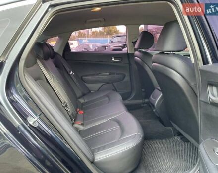 Черный Киа K5, объемом двигателя 2 л и пробегом 226 тыс. км за 10790 $, фото 9 на Automoto.ua