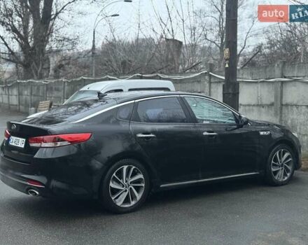 Черный Киа K5, объемом двигателя 2 л и пробегом 330 тыс. км за 10800 $, фото 3 на Automoto.ua