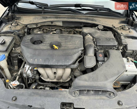 Чорний Кіа K5, об'ємом двигуна 2 л та пробігом 315 тис. км за 11500 $, фото 12 на Automoto.ua