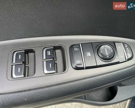 Черный Киа K5, объемом двигателя 2 л и пробегом 226 тыс. км за 9990 $, фото 14 на Automoto.ua