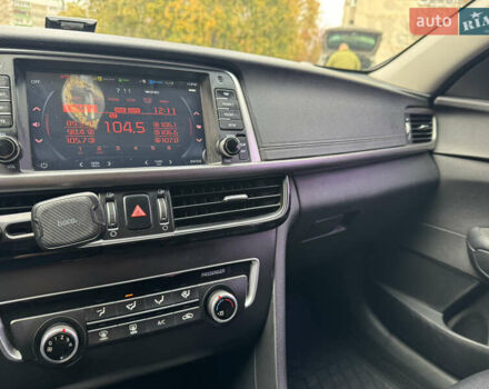 Чорний Кіа K5, об'ємом двигуна 2 л та пробігом 315 тис. км за 11500 $, фото 15 на Automoto.ua