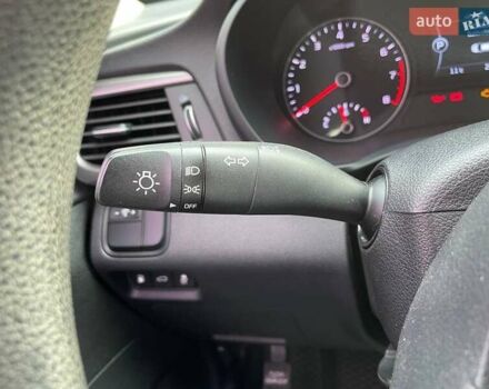 Чорний Кіа K5, об'ємом двигуна 2 л та пробігом 226 тис. км за 11990 $, фото 16 на Automoto.ua