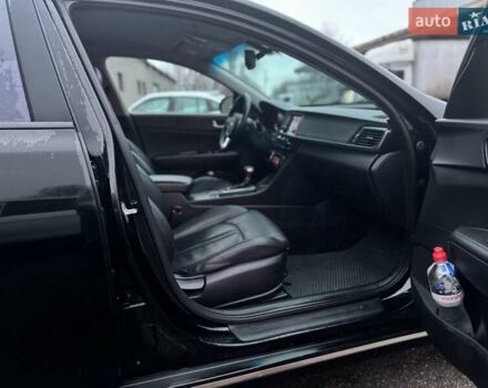 Черный Киа K5, объемом двигателя 2 л и пробегом 330 тыс. км за 10800 $, фото 8 на Automoto.ua