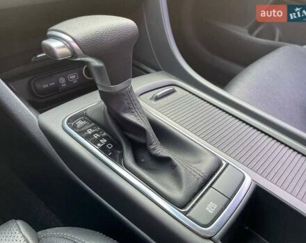 Чорний Кіа K5, об'ємом двигуна 2 л та пробігом 226 тис. км за 11990 $, фото 22 на Automoto.ua