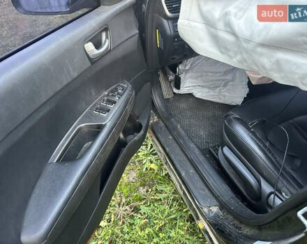 Чорний Кіа K5, об'ємом двигуна 2 л та пробігом 150 тис. км за 3900 $, фото 5 на Automoto.ua