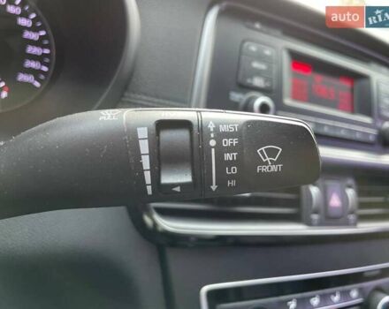 Чорний Кіа K5, об'ємом двигуна 2 л та пробігом 226 тис. км за 11990 $, фото 17 на Automoto.ua