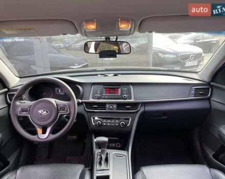 Чорний Кіа K5, об'ємом двигуна 2 л та пробігом 226 тис. км за 11990 $, фото 13 на Automoto.ua