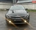 Черный Киа K5, объемом двигателя 1.7 л и пробегом 190 тыс. км за 12999 $, фото 3 на Automoto.ua
