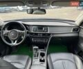 Черный Киа K5, объемом двигателя 2 л и пробегом 349 тыс. км за 9990 $, фото 12 на Automoto.ua