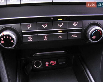 Чорний Кіа K5, об'ємом двигуна 0 л та пробігом 210 тис. км за 13900 $, фото 81 на Automoto.ua