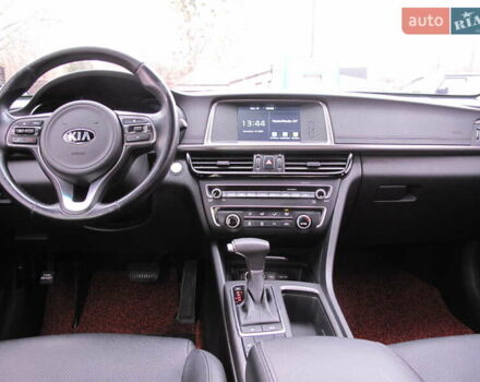 Чорний Кіа K5, об'ємом двигуна 0 л та пробігом 210 тис. км за 13900 $, фото 38 на Automoto.ua