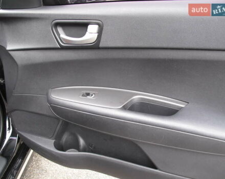 Чорний Кіа K5, об'ємом двигуна 0 л та пробігом 210 тис. км за 13900 $, фото 47 на Automoto.ua