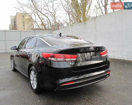 Чорний Кіа K5, об'ємом двигуна 0 л та пробігом 210 тис. км за 13900 $, фото 2 на Automoto.ua