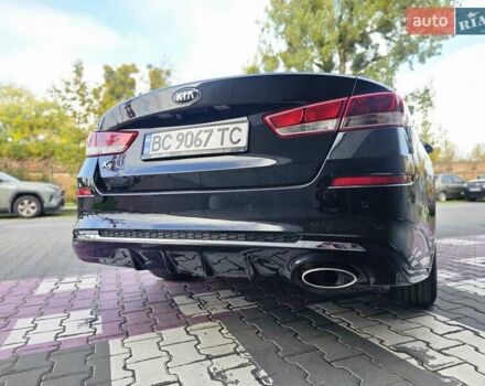 Черный Киа K5, объемом двигателя 2 л и пробегом 173 тыс. км за 14500 $, фото 4 на Automoto.ua