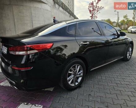 Черный Киа K5, объемом двигателя 2 л и пробегом 173 тыс. км за 14500 $, фото 18 на Automoto.ua