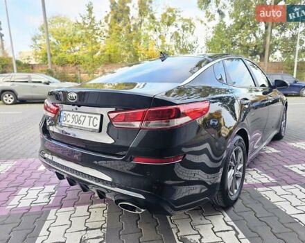 Черный Киа K5, объемом двигателя 2 л и пробегом 173 тыс. км за 14500 $, фото 3 на Automoto.ua