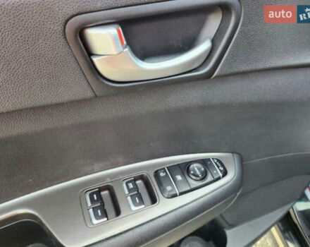 Черный Киа K5, объемом двигателя 2 л и пробегом 164 тыс. км за 11800 $, фото 16 на Automoto.ua