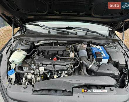 Чорний Кіа K5, об'ємом двигуна 1.6 л та пробігом 86 тис. км за 19900 $, фото 15 на Automoto.ua