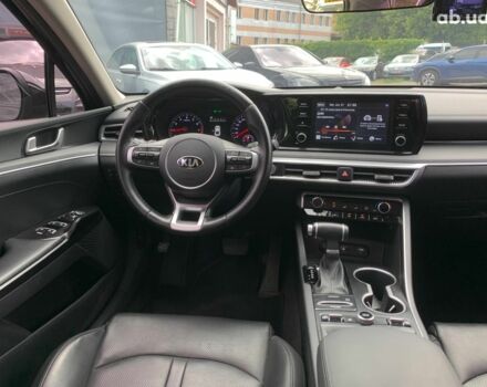 Чорний Кіа K5, об'ємом двигуна 2 л та пробігом 155 тис. км за 21290 $, фото 36 на Automoto.ua
