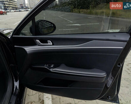 Черный Киа K5, объемом двигателя 1.6 л и пробегом 90 тыс. км за 21000 $, фото 25 на Automoto.ua