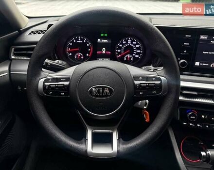 Чорний Кіа K5, об'ємом двигуна 1.6 л та пробігом 91 тис. км за 19990 $, фото 17 на Automoto.ua