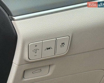 Чорний Кіа K5, об'ємом двигуна 1.6 л та пробігом 86 тис. км за 19900 $, фото 13 на Automoto.ua