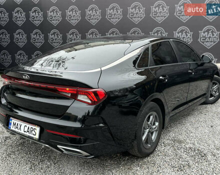 Черный Киа K5, объемом двигателя 2 л и пробегом 155 тыс. км за 19200 $, фото 5 на Automoto.ua
