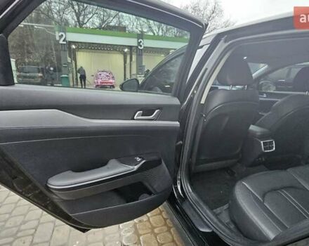 Черный Киа K5, объемом двигателя 2 л и пробегом 145 тыс. км за 21500 $, фото 15 на Automoto.ua