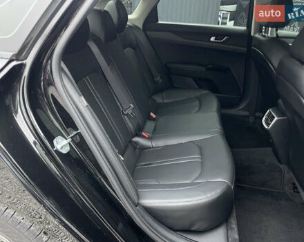 Черный Киа K5, объемом двигателя 2 л и пробегом 155 тыс. км за 19200 $, фото 12 на Automoto.ua