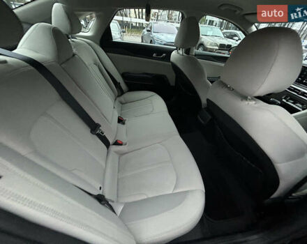 Черный Киа K5, объемом двигателя 1.6 л и пробегом 109 тыс. км за 20500 $, фото 25 на Automoto.ua