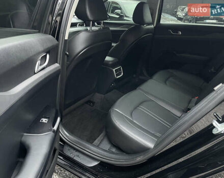 Черный Киа K5, объемом двигателя 2 л и пробегом 155 тыс. км за 19200 $, фото 8 на Automoto.ua