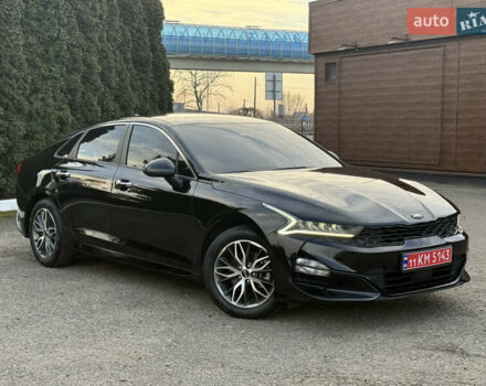 Черный Киа K5, объемом двигателя 2 л и пробегом 137 тыс. км за 22900 $, фото 2 на Automoto.ua