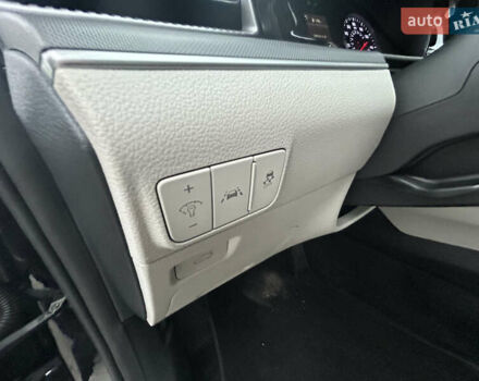 Черный Киа K5, объемом двигателя 1.6 л и пробегом 109 тыс. км за 20500 $, фото 20 на Automoto.ua