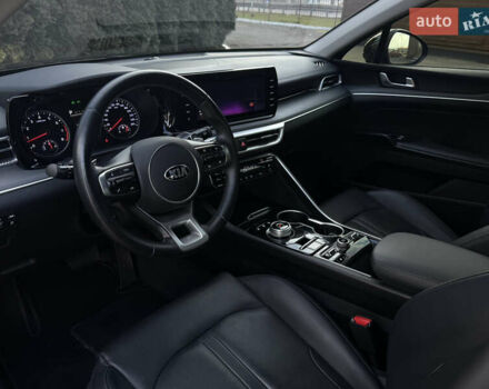 Черный Киа K5, объемом двигателя 2 л и пробегом 137 тыс. км за 22900 $, фото 20 на Automoto.ua