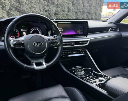 Черный Киа K5, объемом двигателя 2 л и пробегом 137 тыс. км за 22900 $, фото 21 на Automoto.ua
