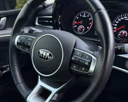 Черный Киа K5, объемом двигателя 2 л и пробегом 137 тыс. км за 22900 $, фото 37 на Automoto.ua