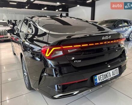 Черный Киа K5, объемом двигателя 2 л и пробегом 171 тыс. км за 21900 $, фото 5 на Automoto.ua