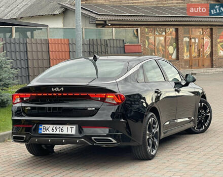 Черный Киа K5, объемом двигателя 1.6 л и пробегом 7 тыс. км за 23199 $, фото 2 на Automoto.ua