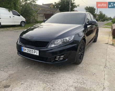 Чорний Кіа K5, об'ємом двигуна 2 л та пробігом 200 тис. км за 8000 $, фото 1 на Automoto.ua