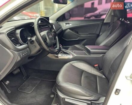 Красный Киа K5, объемом двигателя 2 л и пробегом 160 тыс. км за 11999 $, фото 14 на Automoto.ua