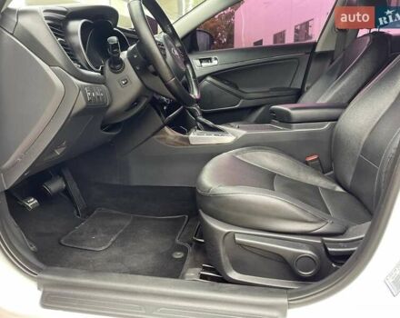 Красный Киа K5, объемом двигателя 2 л и пробегом 160 тыс. км за 11999 $, фото 13 на Automoto.ua