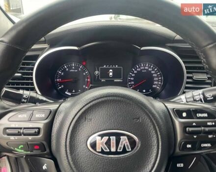 Красный Киа K5, объемом двигателя 2 л и пробегом 160 тыс. км за 11999 $, фото 24 на Automoto.ua
