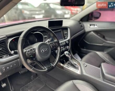 Красный Киа K5, объемом двигателя 2 л и пробегом 160 тыс. км за 11999 $, фото 11 на Automoto.ua