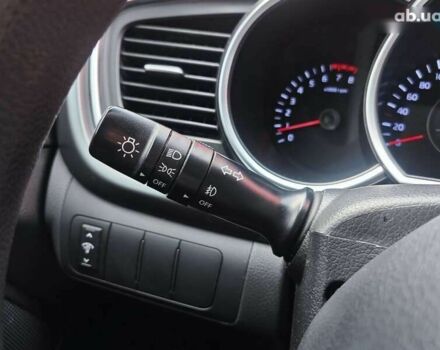 Кіа K5, об'ємом двигуна 2 л та пробігом 209 тис. км за 12790 $, фото 22 на Automoto.ua