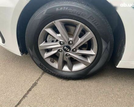 Кіа K5, об'ємом двигуна 2 л та пробігом 405 тис. км за 12490 $, фото 13 на Automoto.ua