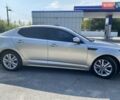 Сірий Кіа K5, об'ємом двигуна 2 л та пробігом 250 тис. км за 10200 $, фото 4 на Automoto.ua